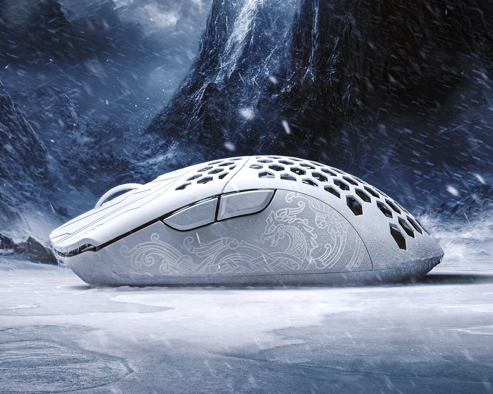 Finalmouse ULX Frostlord - Small - MaxGaming.se