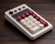 Retro 18 Mechanical Numpad - Trådlös Numpad - Fami Edition (DEMO)