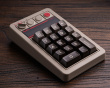 Retro 18 Mechanical Numpad - Trådlös Numpad - C64 Edition (DEMO)